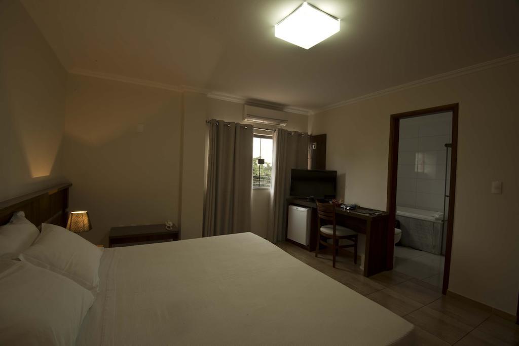 Grand Enio Hotel E Cantina Varginha  Bagian luar foto